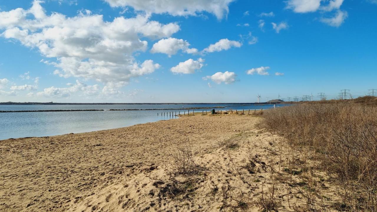 Beach Hotel Oostvoorne Luaran gambar